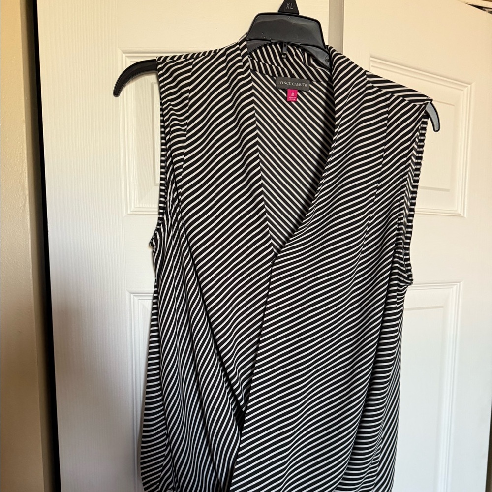 Vince camuto, black and white top